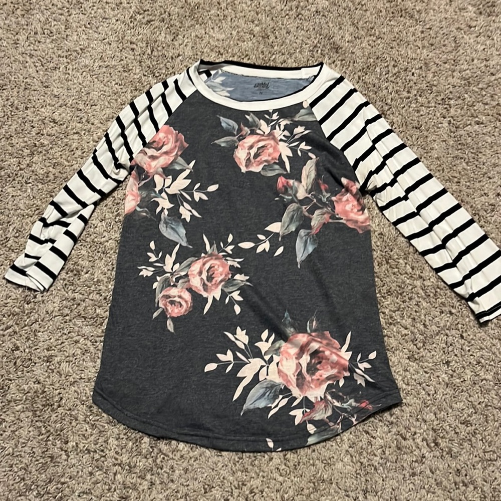 Tickled teal brand top. 3/4 length sleeves